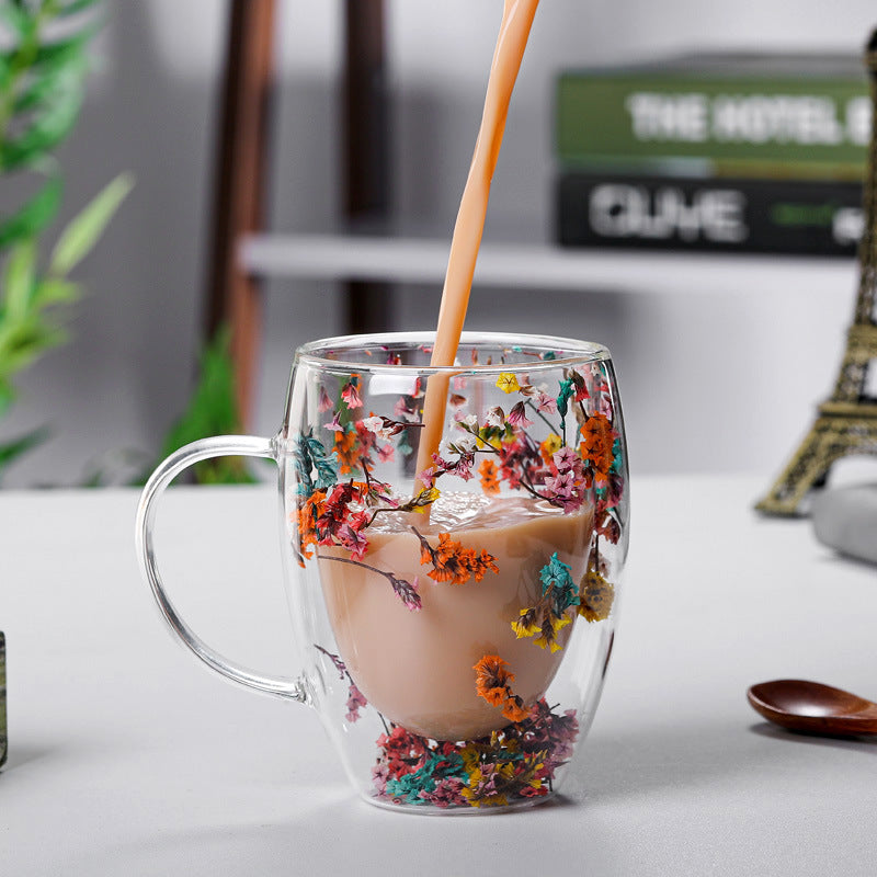 Tasse à double paroi en verre borosilicate avec fleurs naturelles